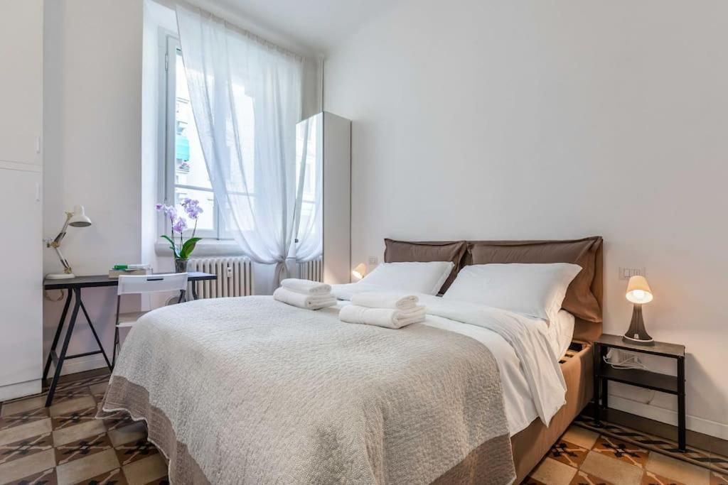 Appartamento Bilocale Zara - Stazione Centrale - Isola Design District ミラノ エクステリア 写真